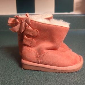 Ugg style boots toddler size 6